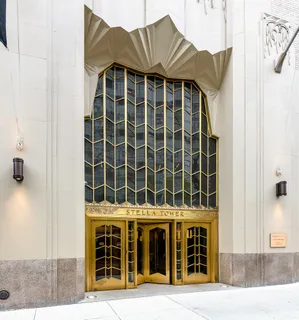 $2,595,000 | 425 West 50th Street, Unit 10E | Hell's Kitchen