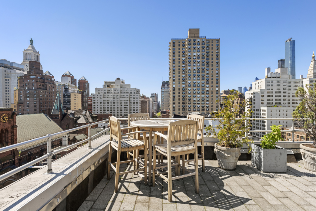 305 2nd Avenue, Unit 320 Manhattan, NY 10003 - Photo 13 of 16 a view of a city with tall buildings