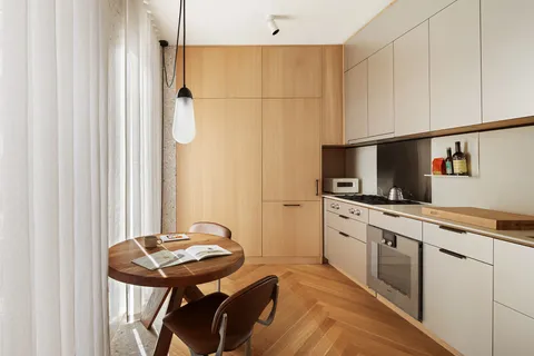 $2,295,000 | 16 West 40th Street, Unit 16B | Bryant Park