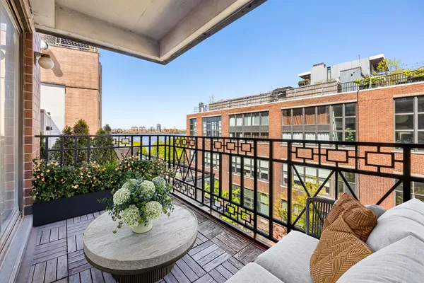 $2,999,000 | 366 West 11th Street, Unit 6EF | West Village