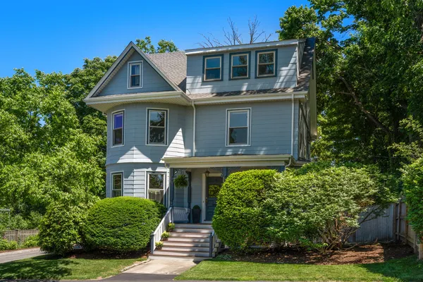 $2,599,999 | 40 Goden Street, Belmont, MA 02478