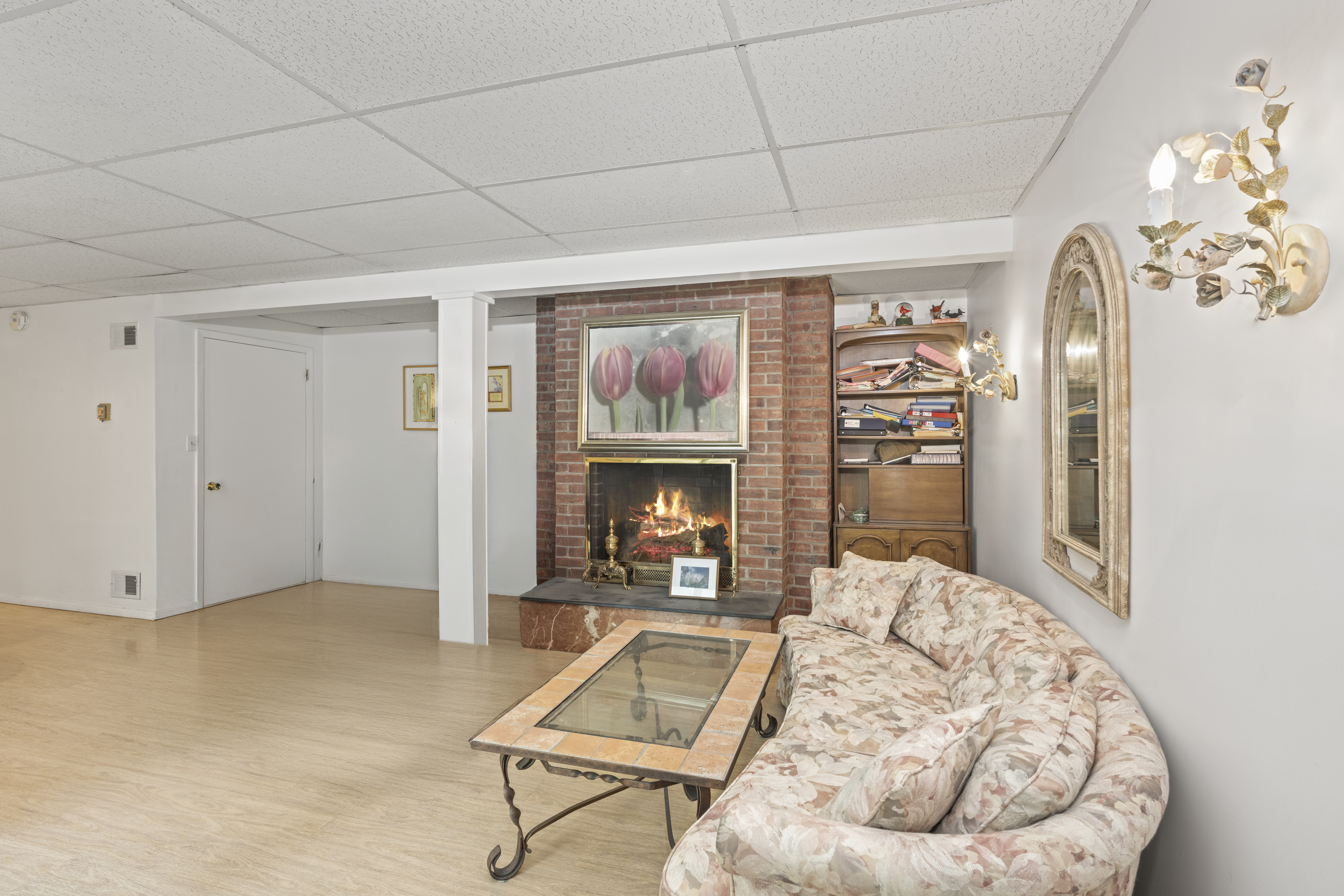 420 Ocean Terrace Staten Island, NY 10301 - Photo 22 of 28 a living room with furniture