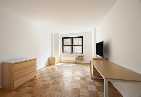 $1,250,000 | 165 West End Avenue, Unit 9K | Upper West Side