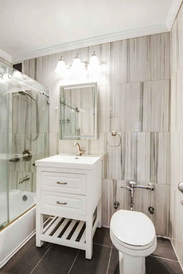 $575,000 | 57-10 Junction Boulevard, Unit 6J | Elmhurst