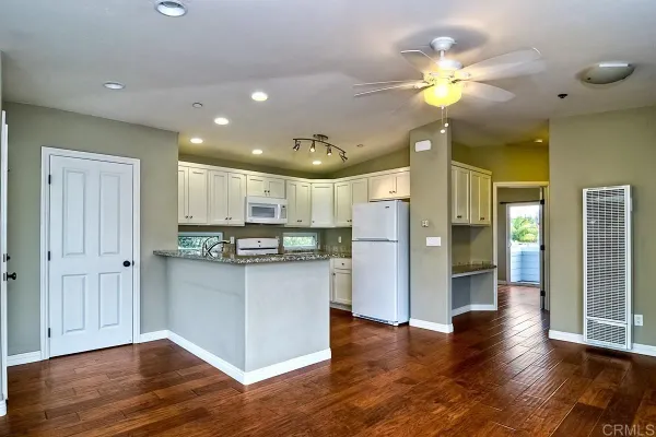 $2,300,000 | 2577 Jefferson Street, Carlsbad, CA 92008