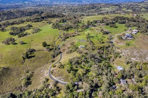 $1,850,000 | 10547 And 10443 Chalk Hill Road, Healdsburg, CA 95448