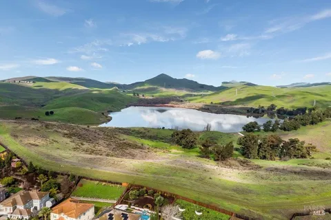 $1,350,000 | 661 Stoneman Court, Benicia, CA 94510