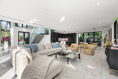 $4,950,000 | 3770 Kumquat Avenue, Miami, FL 33133