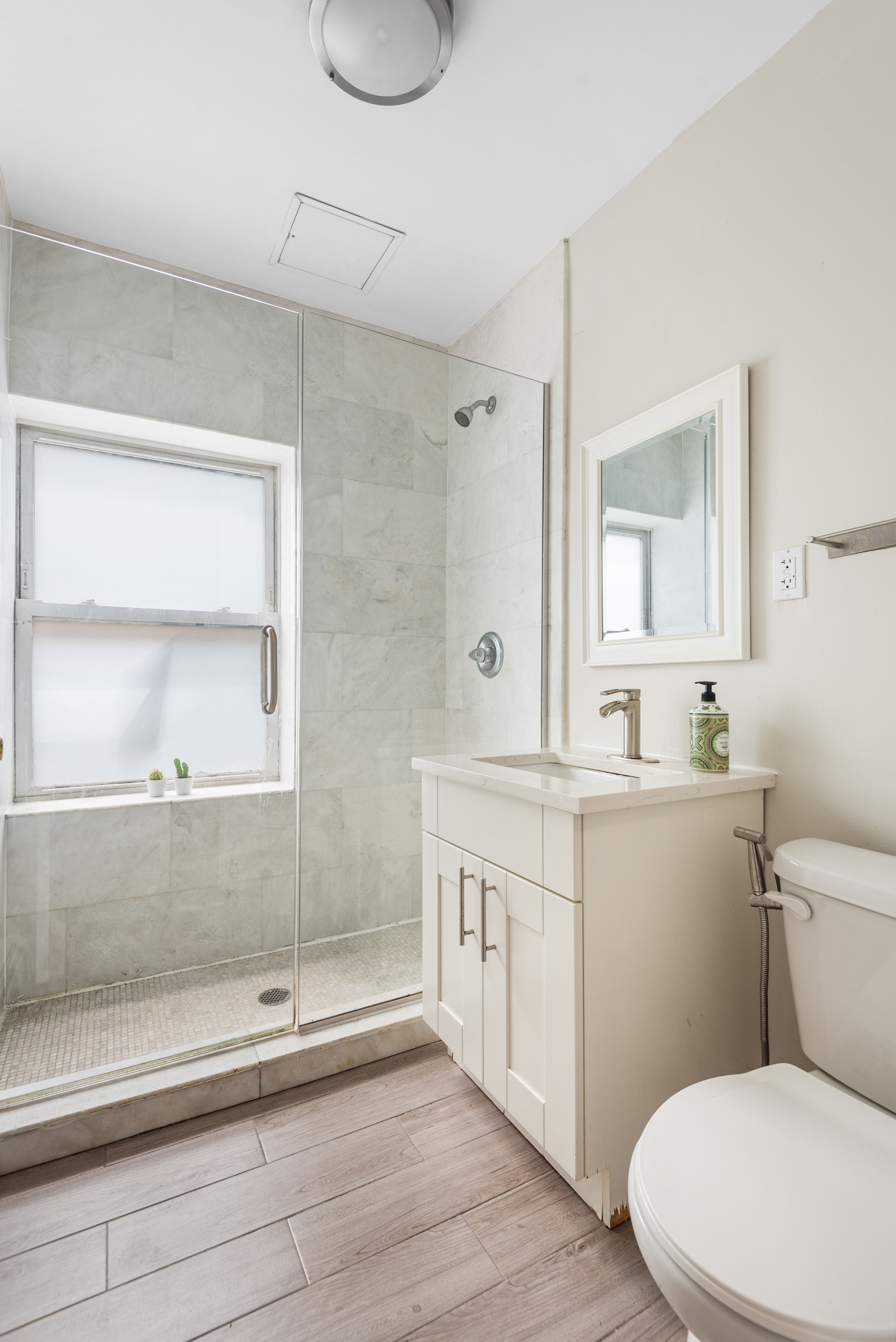 189 Woodpoint Road, Unit 3 Brooklyn, NY 11211 - Photo 2 of 9