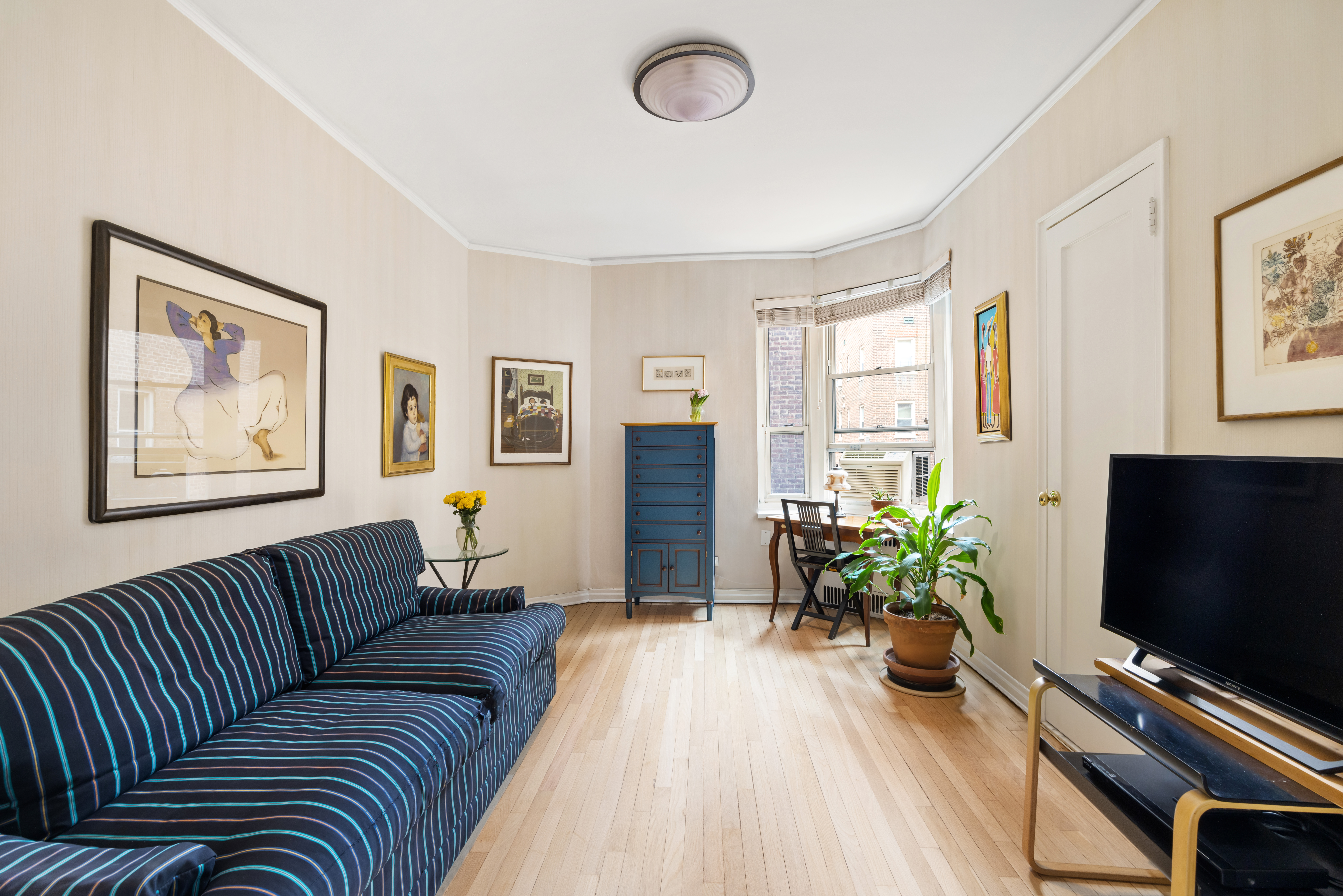 515 East 89th Street, Unit 4K Manhattan, NY 10128 - Photo 7 of 9