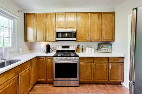 $330,000 | 3442 Martha Custis Drive, Unit 3103442, Alexandria, VA 22302