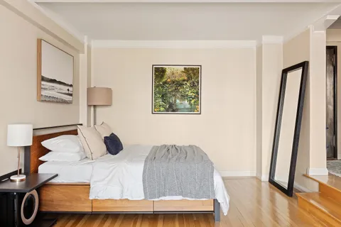 $545,000 | 200 West 20th Street, Unit 909 | Chelsea