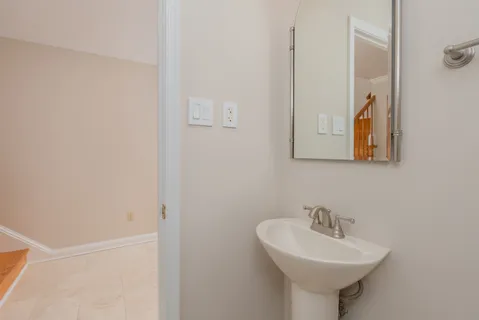 $830,000 | 3726 12th Street South, Arlington, VA 22204