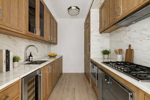 $3,995,000 | 30 Park Place, Unit 43B | TriBeCa