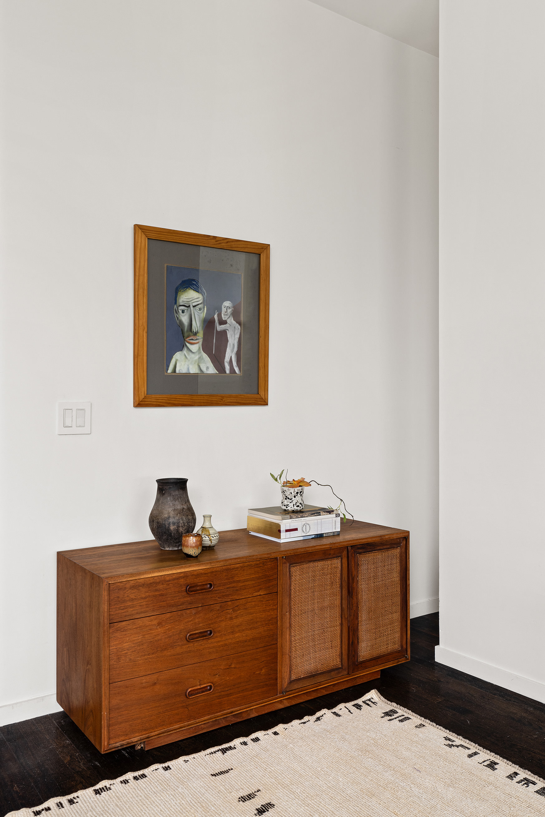 175 East Broadway, Unit 6A Manhattan, NY 10002 - Photo 5 of 11 a room with a desk