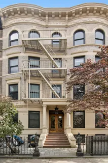 $4,100 | 211 8th Avenue, Unit 3B | Park Slope
