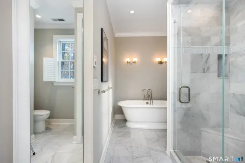 $2,295,000 | 3 Hickory Lane, Darien, CT 06820