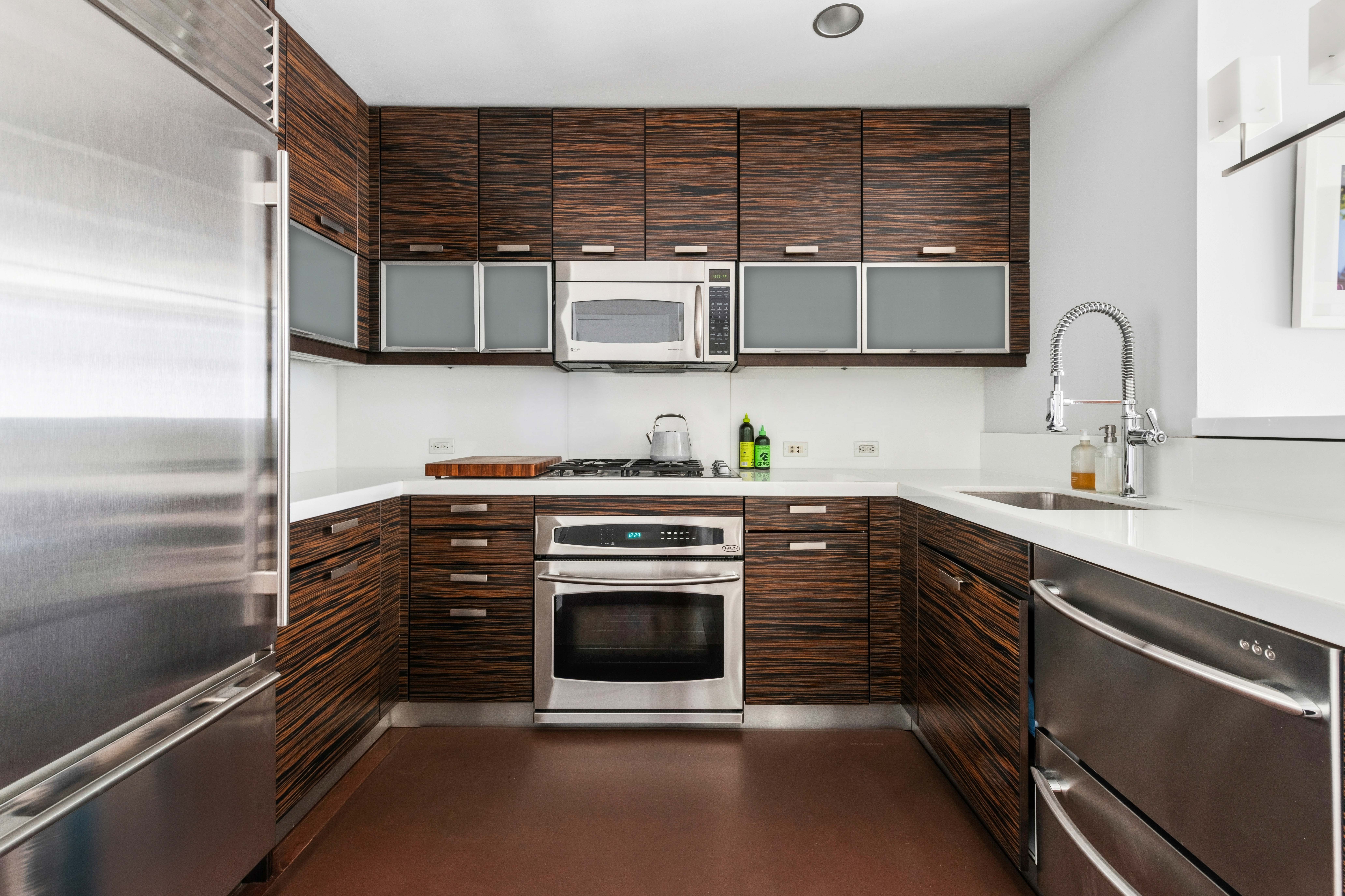 225 East 34th Street, Unit 11H Manhattan, NY 10016 - Photo 5 of 19