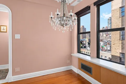 $698,000 | 339 East 58th Street, Unit 9A | Sutton Place