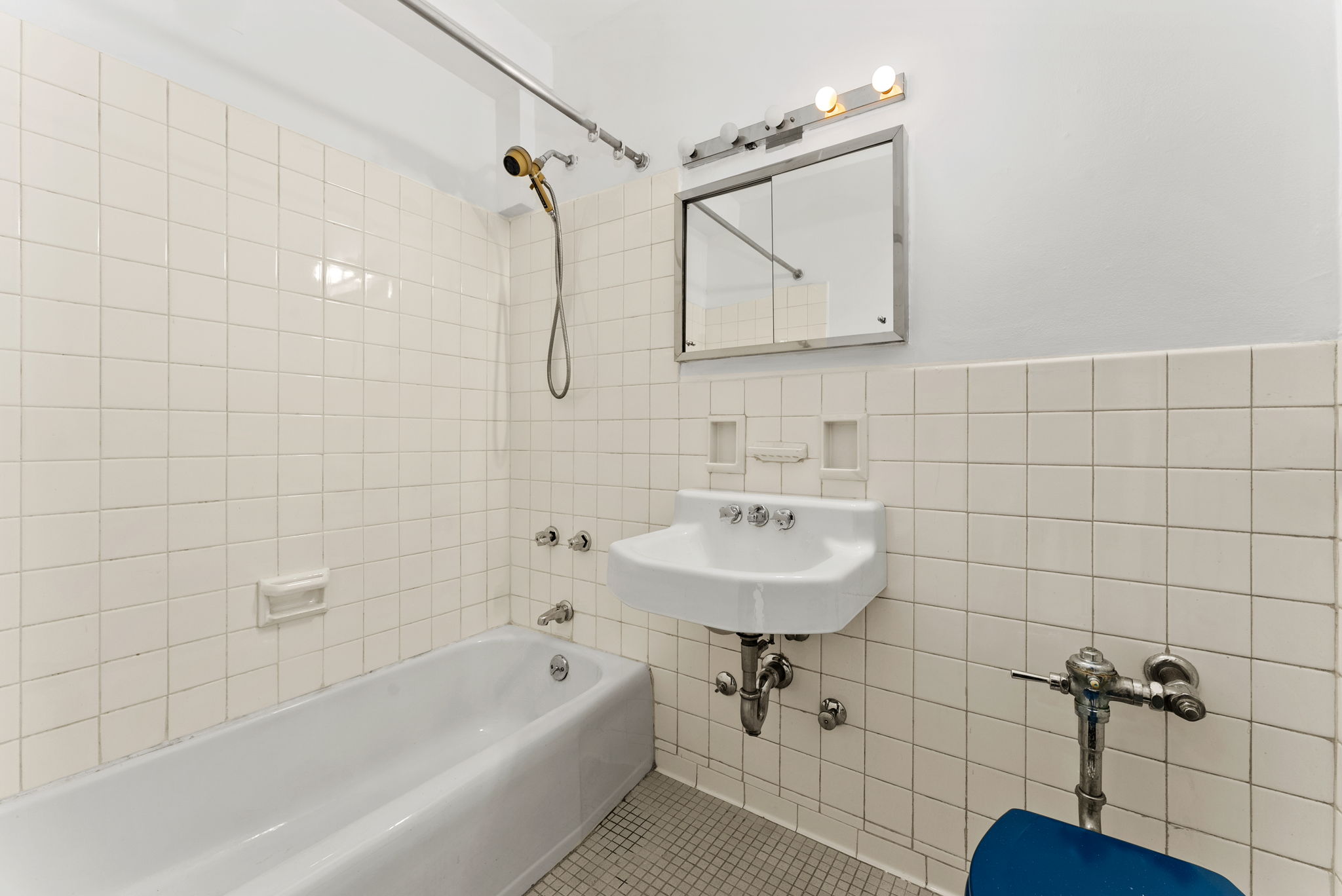 301 East 69th Street, Unit 14A Manhattan, NY 10021 - Photo 7 of 13