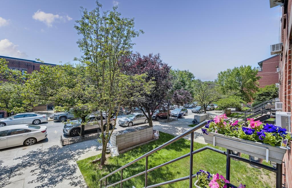 57 Carroll Street, Unit 38A Brooklyn, NY 11231 - Photo 3 of 21 a view of a backyard with sitting area