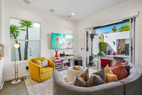 $949,000 | 2699 Majestic Way, Palm Springs, CA 92262