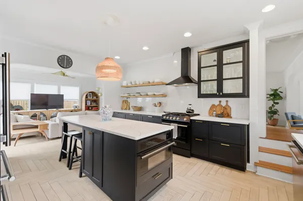 $1,549,000 | 816 16th Avenue Northeast, St. Petersburg, FL 33704