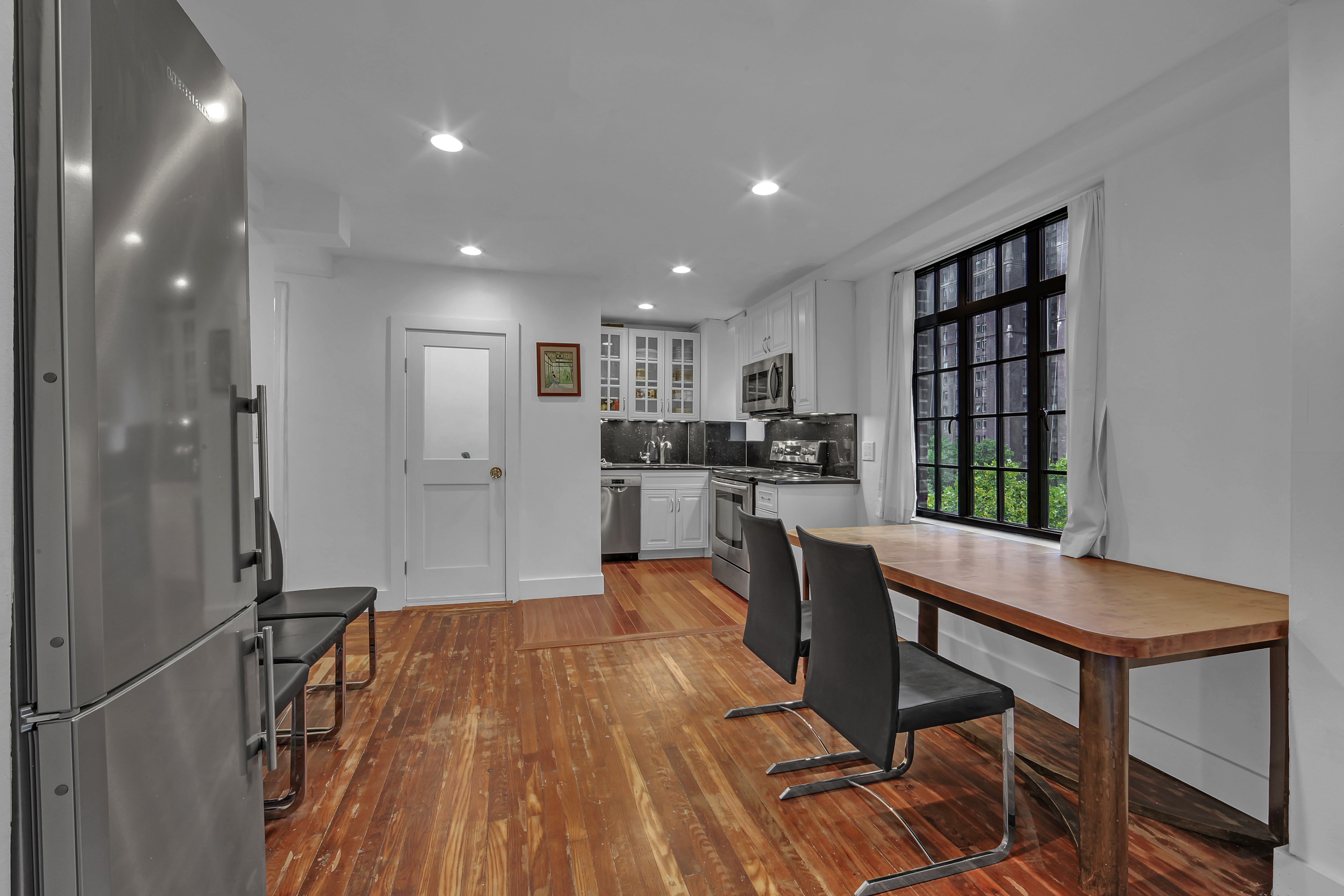 320 East 42nd Street, Unit 918 Manhattan, NY 10017 - Photo 3 of 18