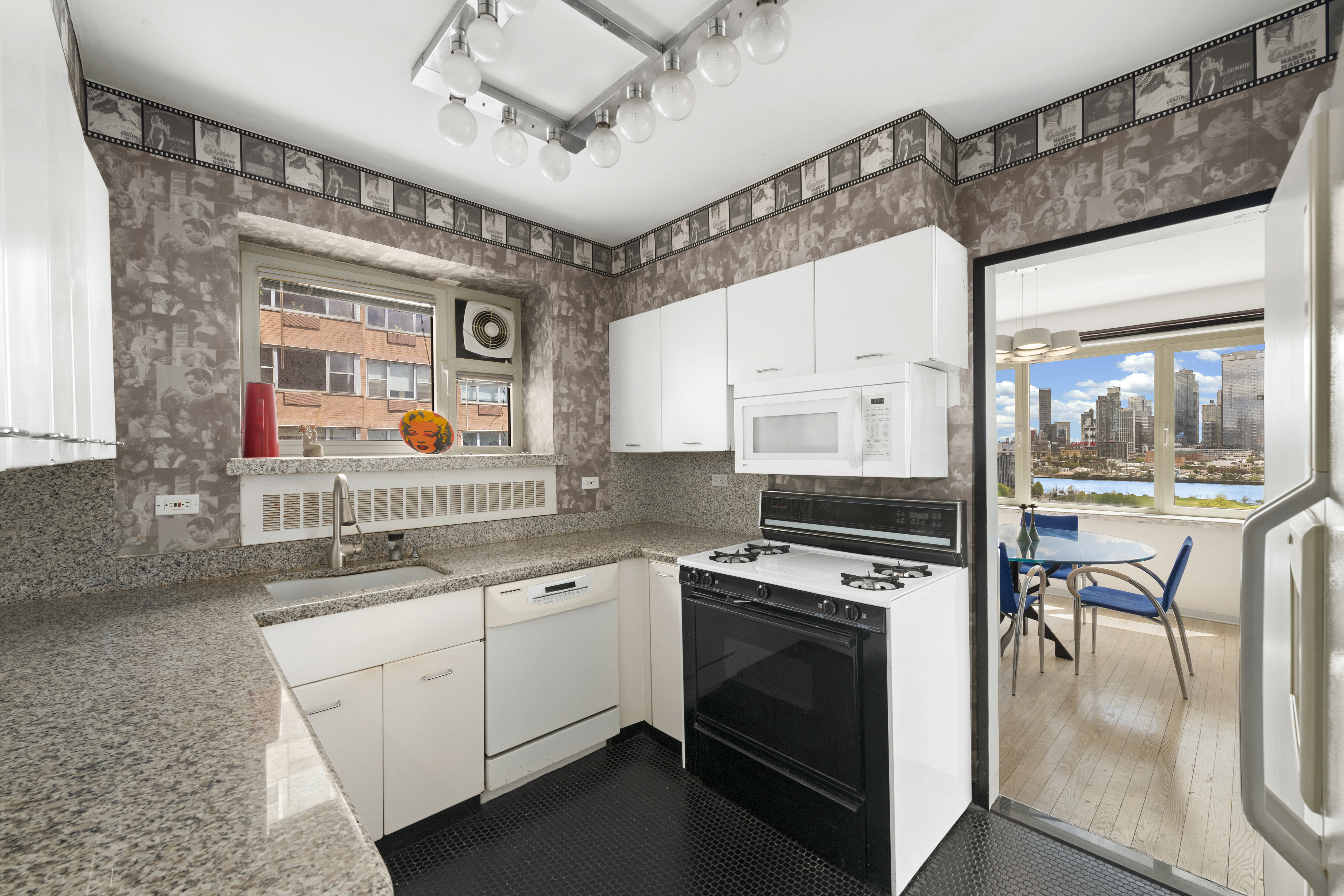 25 Sutton Place South, Unit 11M Manhattan, NY 10022 - Photo 6 of 11
