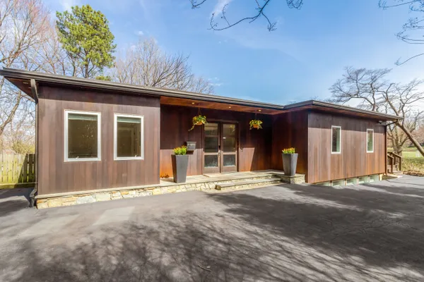 $2,000,000 | 4715 38th Street North, Arlington, VA 22207