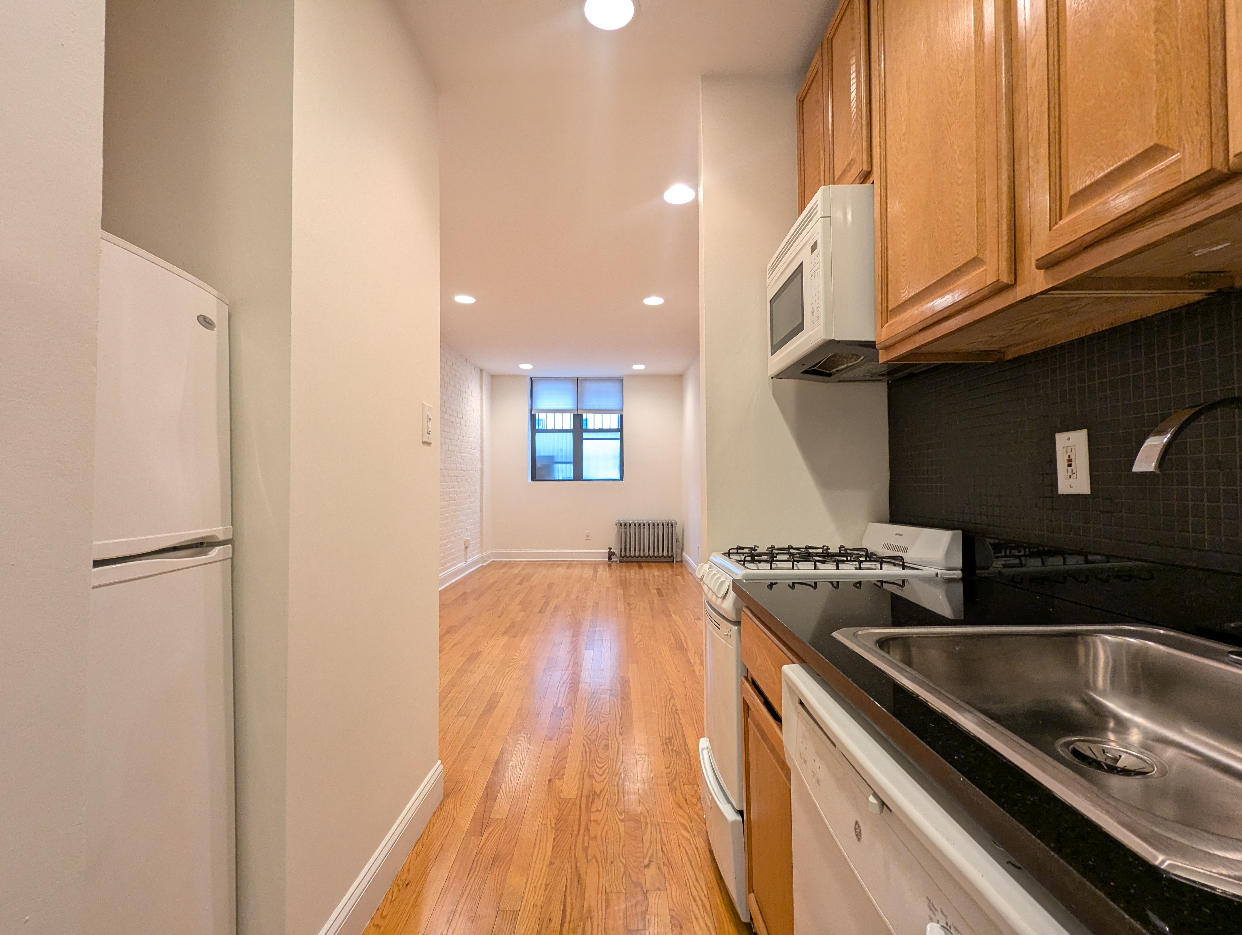 344 West 17th Street, Unit D Manhattan, NY 10011 - Photo 2 of 6