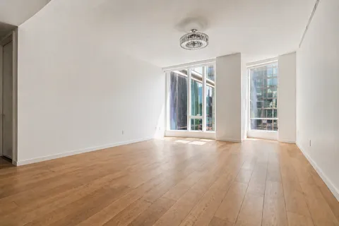 $1,950,000 | 1 West End Avenue, Unit 14E | Upper West Side