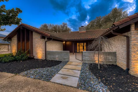 $725,000 | 2209 Baltusrol Drive, Austin, TX 78747