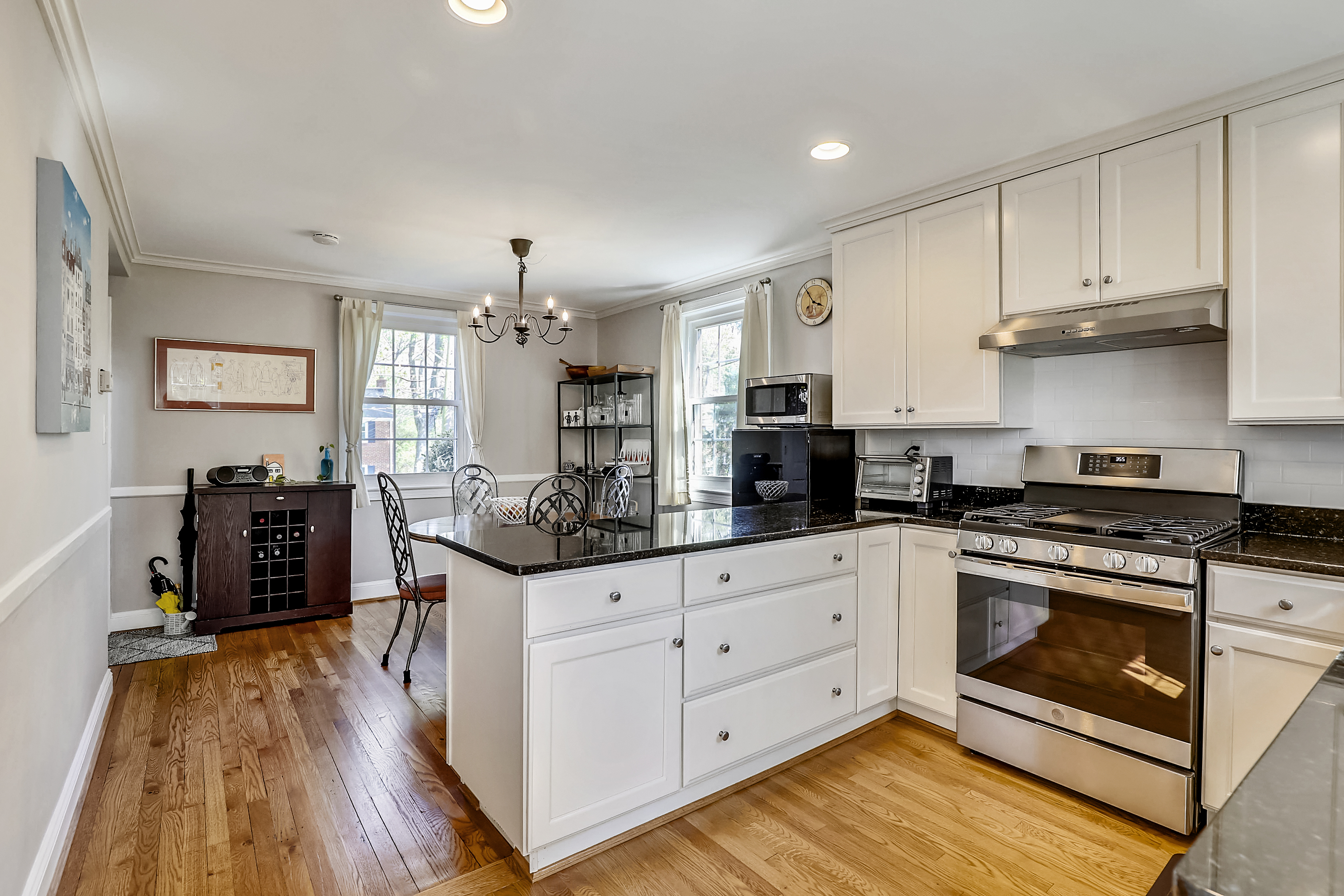 10028 Dallas Avenue Silver Spring, MD 20901 - Photo 6 of 34