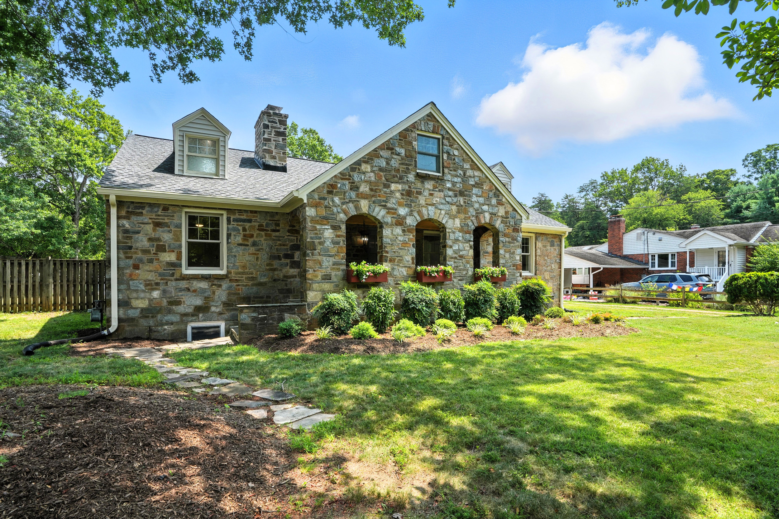 4505 Park Road Alexandria, VA 22312 - Photo 76 of 80 a front view of a house with a yard