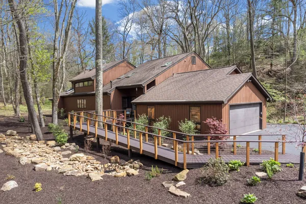 $1,300,000 | 100 Millstone Lane, Pittsburgh, PA 15238