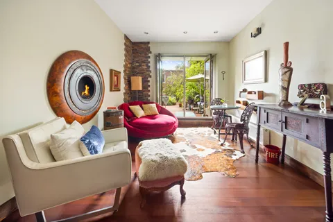 $899,000 | 607 Manhattan Avenue, Unit 2 | Greenpoint