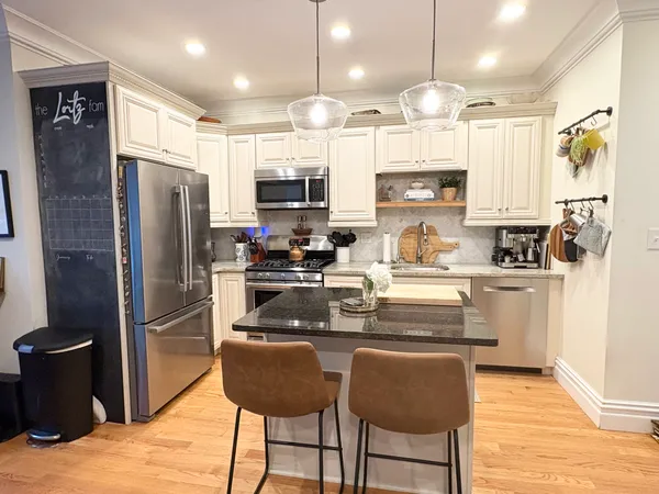 $4,400 | 10-12 Linley Terrace, Unit 1, Boston, MA 02127