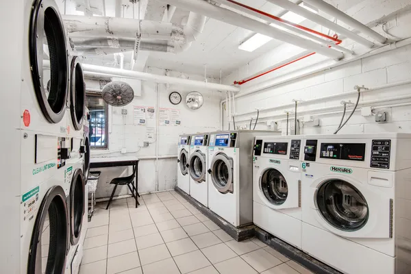 $575,000 | 57-10 Junction Boulevard, Unit 6J | Elmhurst