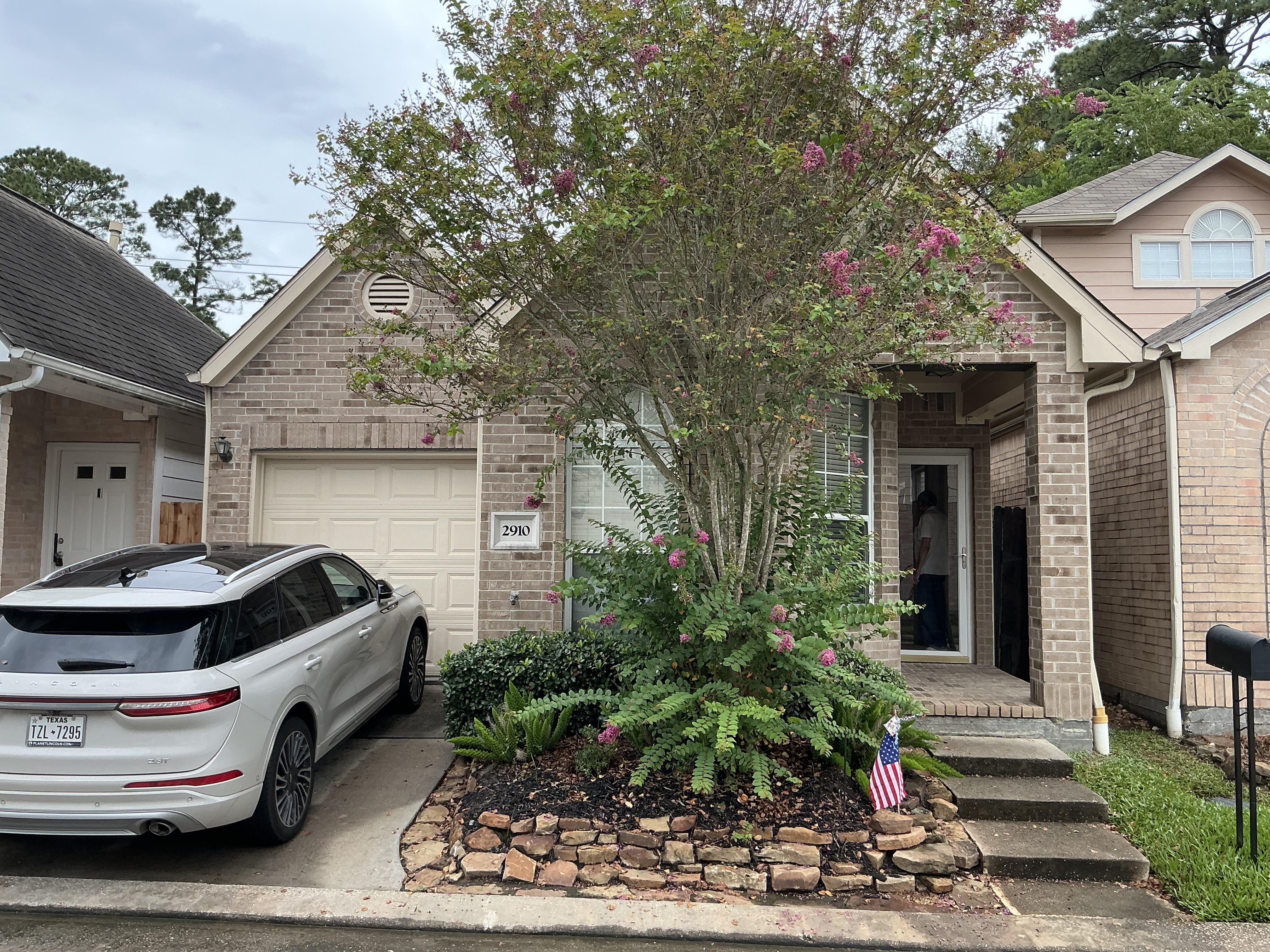 2910 Crescent Bend Road Spring, TX 77388 - Photo 2 of 33