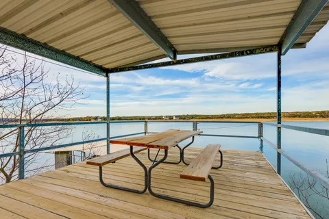 $1,495,000 | 21008 Lakeshore Drive West, Spicewood, TX 78669