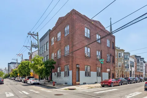 $419,000 | 314 Brown Street, Unit 207, Philadelphia, PA 19123