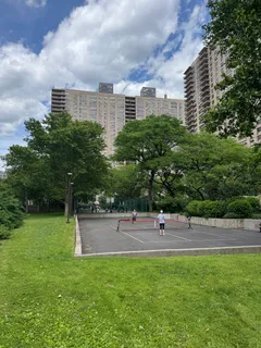 $734,000 | 165 West End Avenue, Unit 5A | Upper West Side