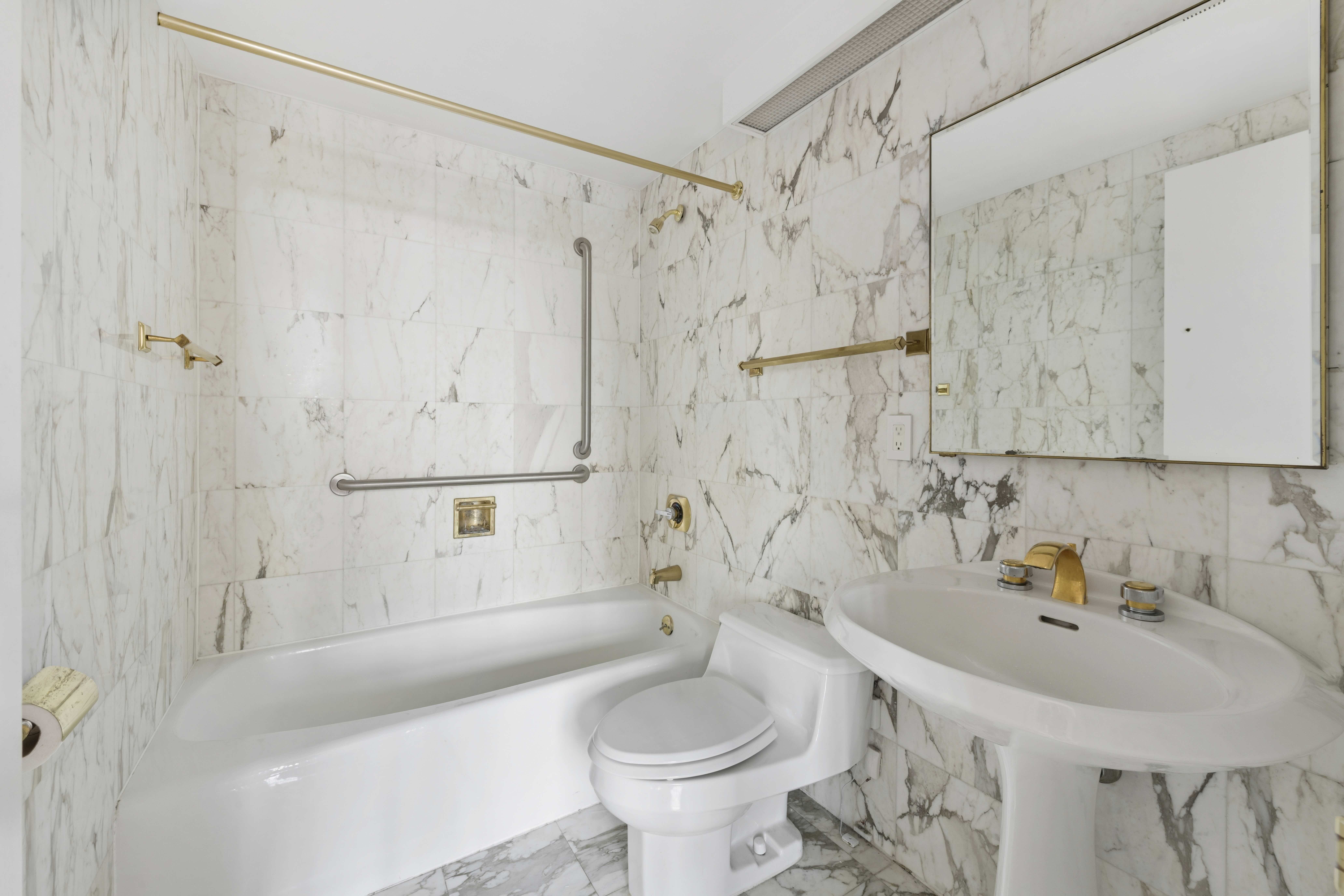188 East 70th Street, Unit 19AB Manhattan, NY 10021 - Photo 10 of 22 Gallery Image 10
