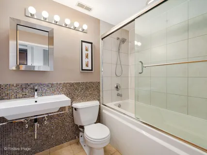 $250,000 | 212 West Washington Street, Unit 812, Chicago, IL 60606