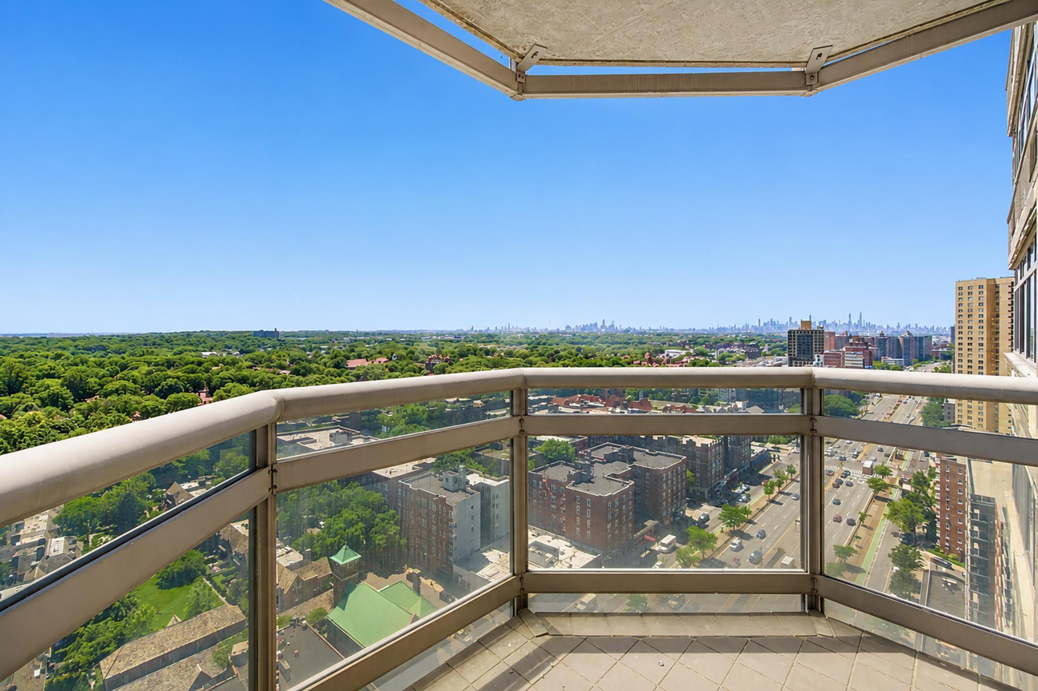 112-01 Queens Boulevard, Unit 24F Queens, NY 11375 - Photo 4 of 18 Gallery Image 4