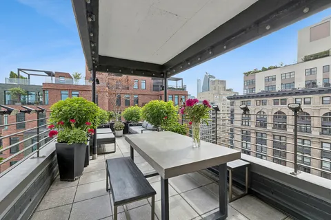 $995,000 | 105 West 13th Street, Unit 16F | West Village