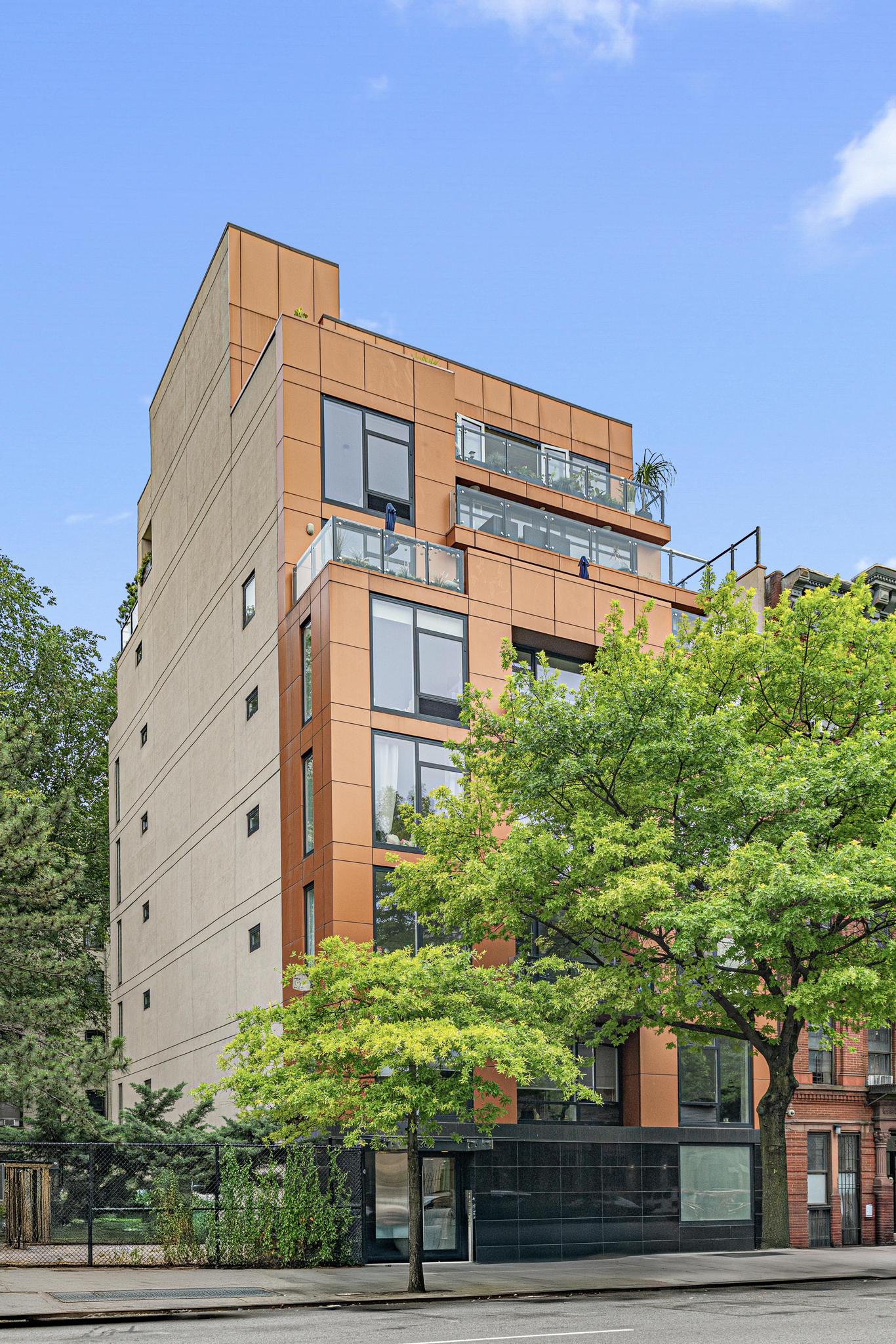 306 West 116th Street, Unit 1C Manhattan, NY 10026 - Photo 11 of 12 front view of a building