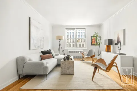 $725,000 | 30 Monroe Place, Unit 5C | Brooklyn Heights