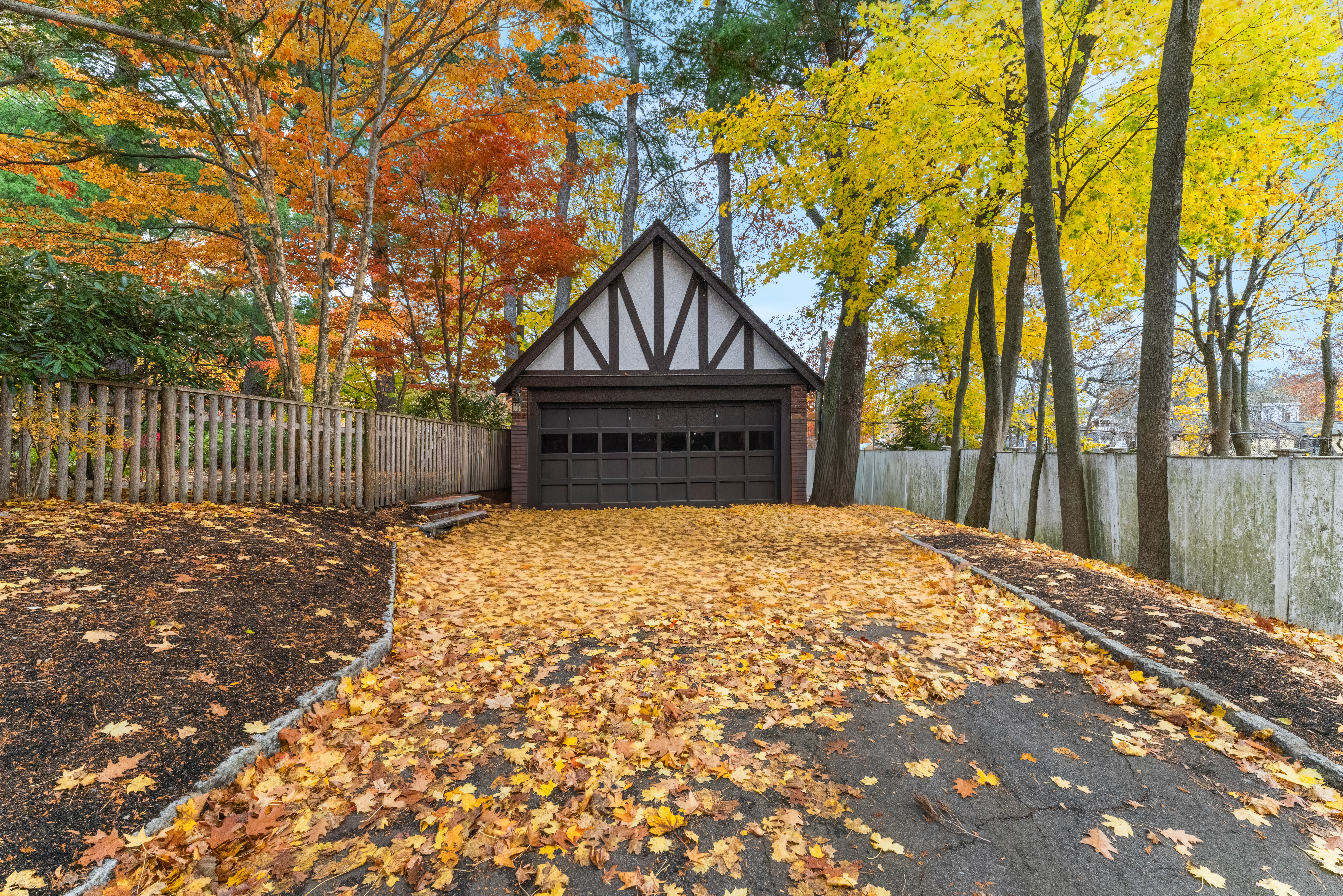 302 Dean Road Brookline, MA 02445 - Photo 12 of 20